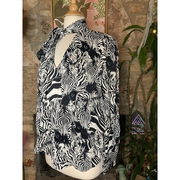 🦓 7 For All Mankind - Zebra Print Tie-Neck Blouse - Size S 🦓 - Picture 2 of 8